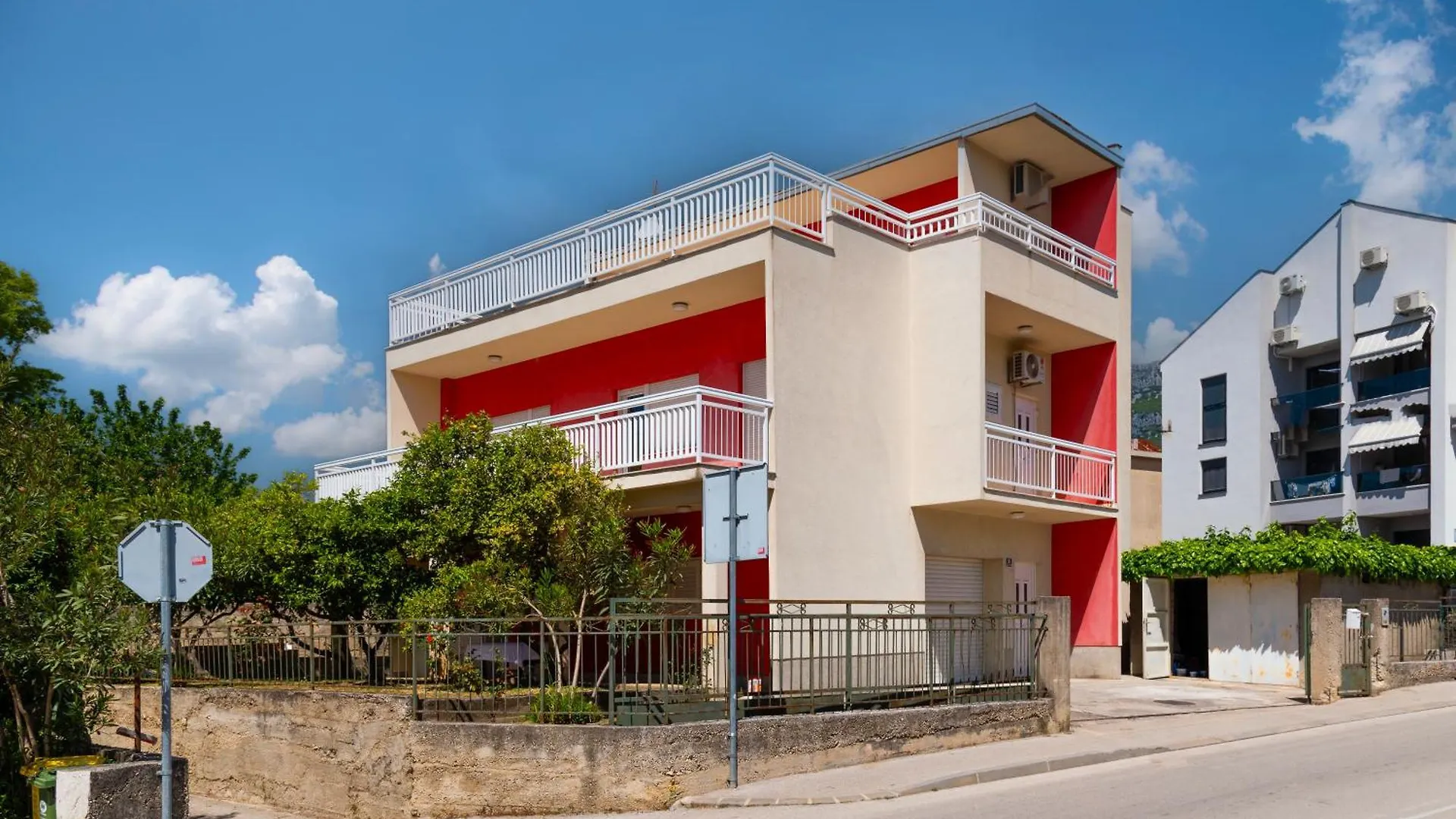 Apartment Goreta Kastela 0*,  Croatia