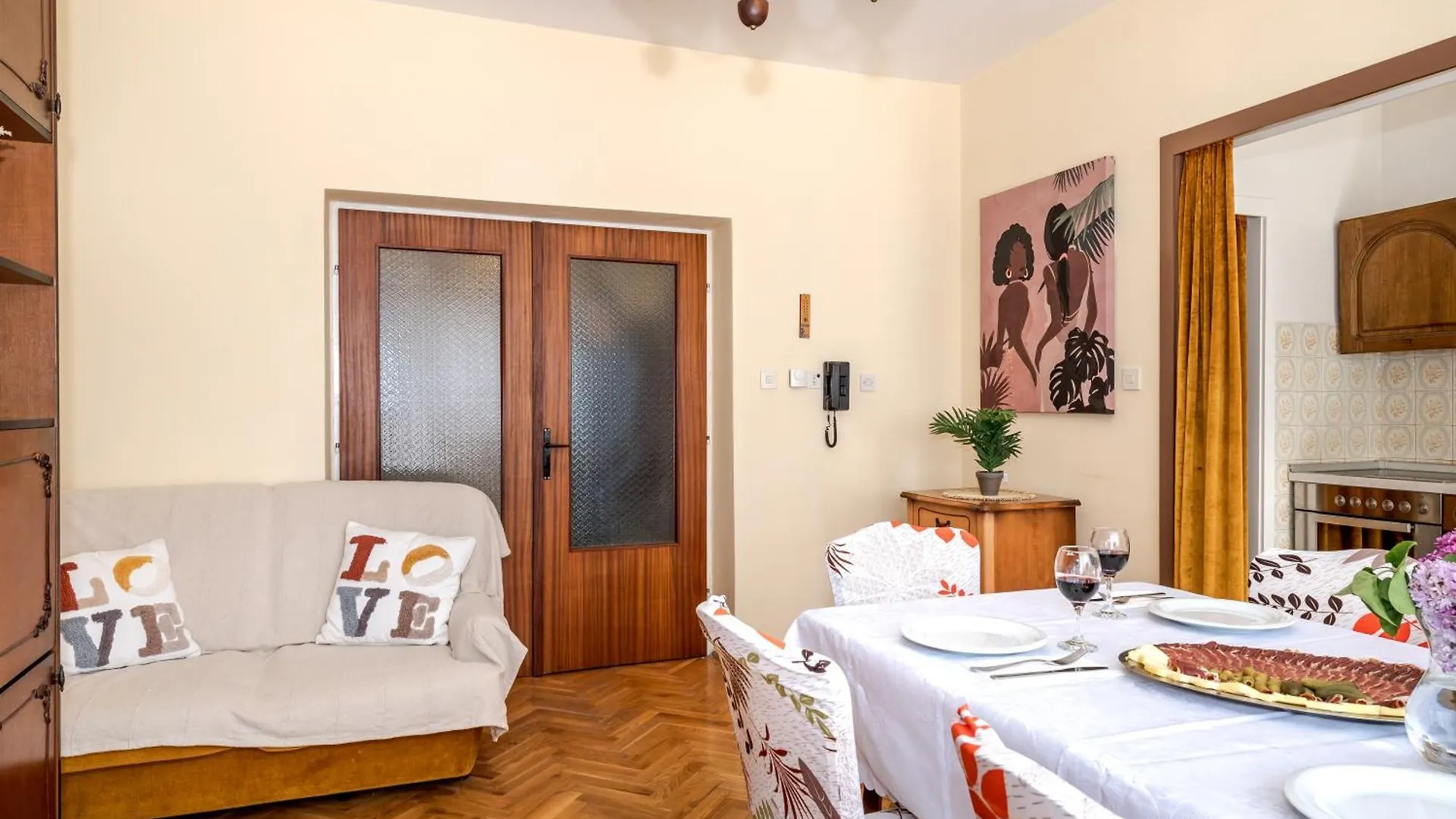 Apartment Goreta Kastela 0*,