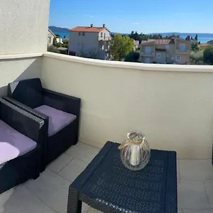 Apartament A&b, Kaštela