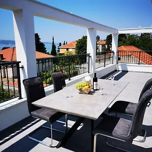 New 9 Minutes From Split Airport Apartment